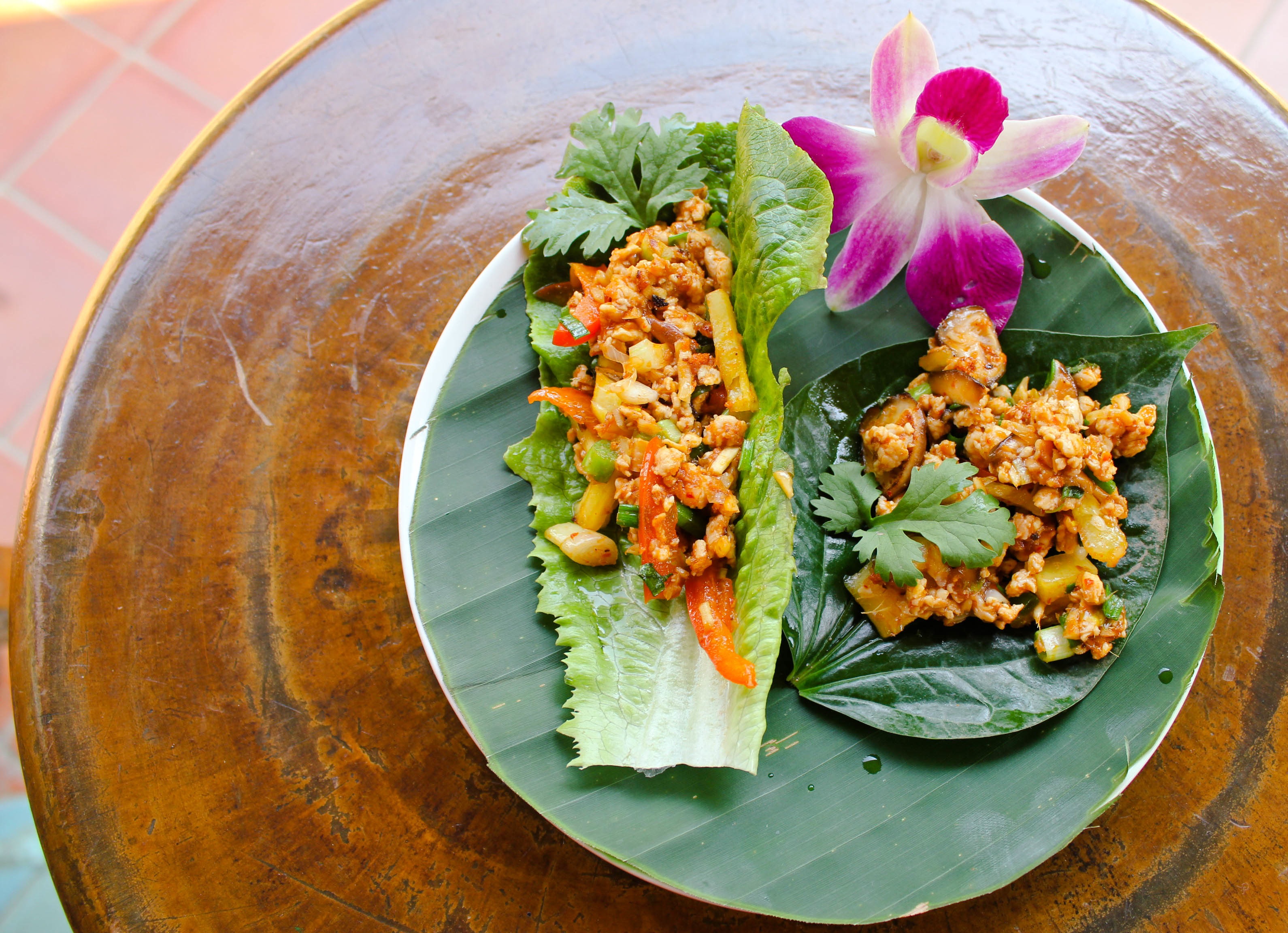 thai red curry chicken lettuce wraps